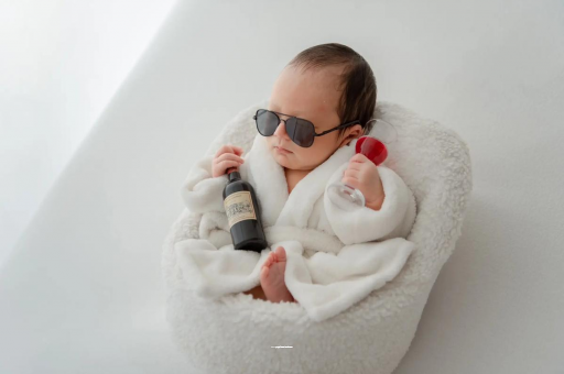 灯塔宝宝额头高聪明有福气 灯塔宝宝额头高聪明有福气